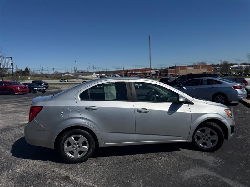 Chevrolet Sonic LS Auto Sedan 2016