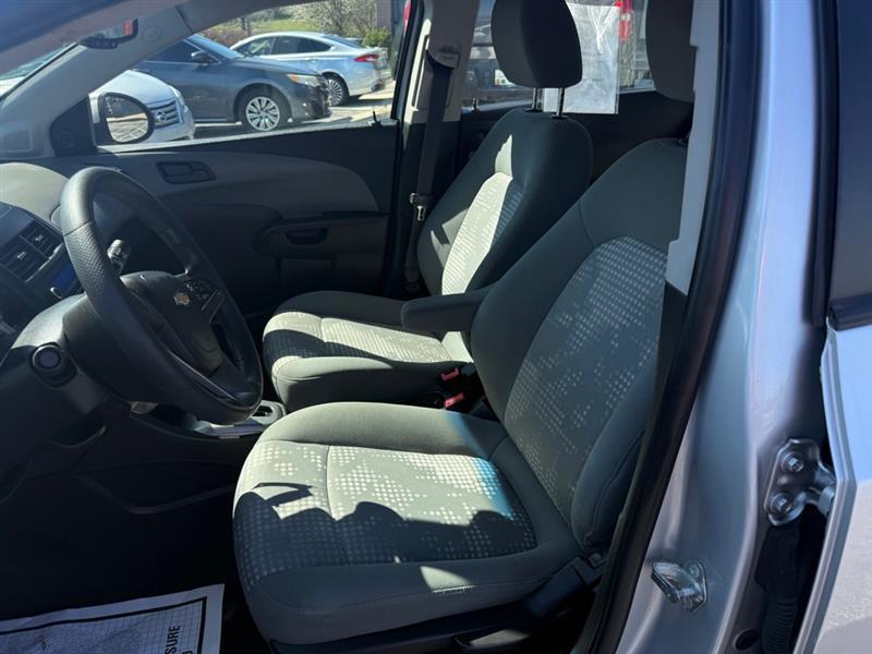 Chevrolet Sonic LS Auto Sedan 2016