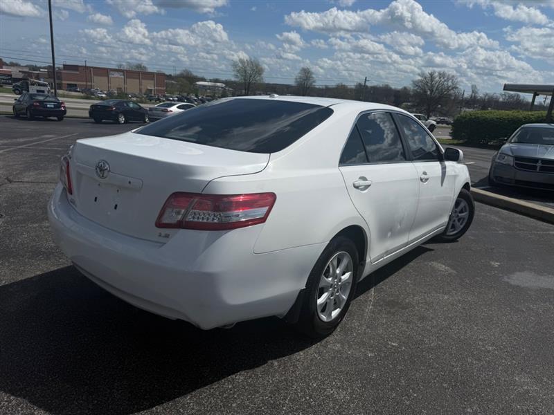 Toyota Camry Base 6-Spd AT 2011