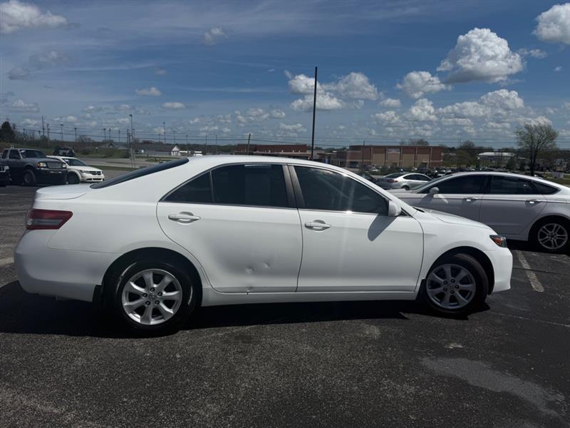 Toyota Camry Base 6-Spd AT 2011