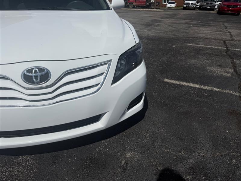 Toyota Camry Base 6-Spd AT 2011