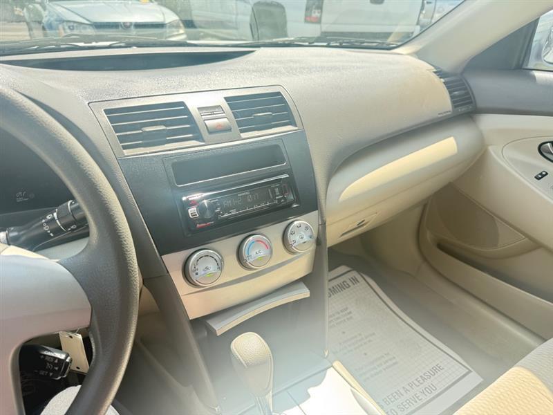 Toyota Camry Base 6-Spd AT 2011