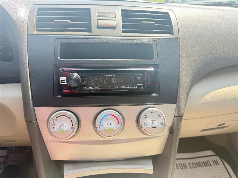 Toyota Camry Base 6-Spd AT 2011