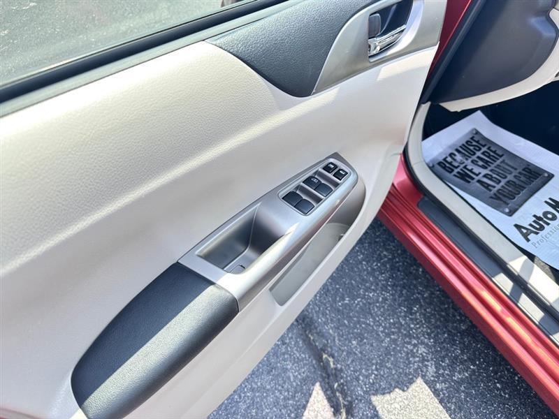 Subaru Impreza 2.5i Premium 4-Door 2010