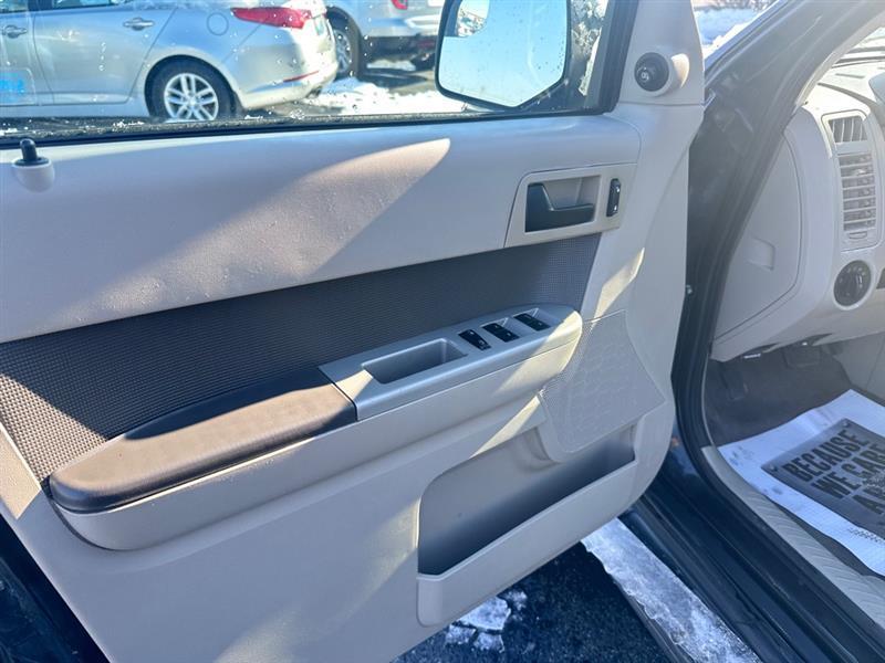 Ford Escape XLT FWD 2011