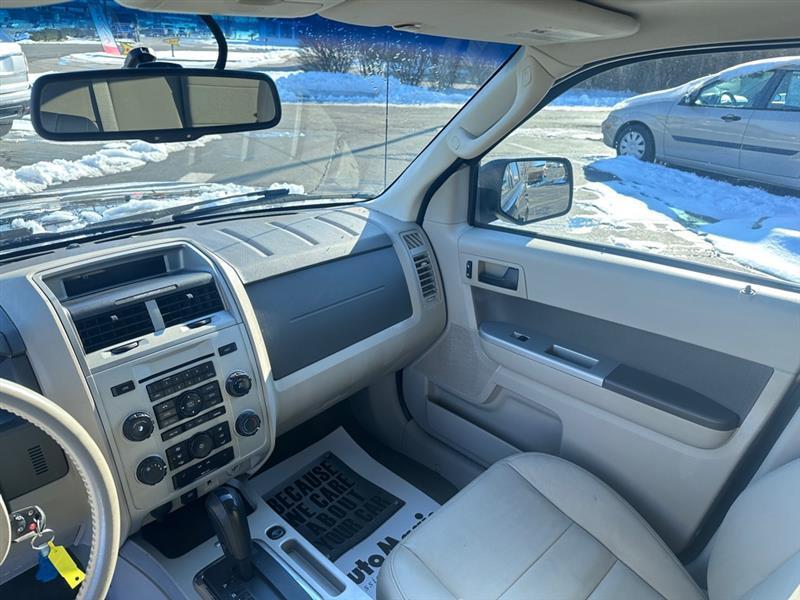 Ford Escape XLT FWD 2011