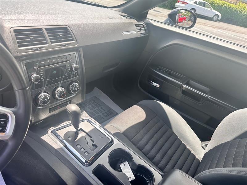 Dodge Challenger SXT 2012