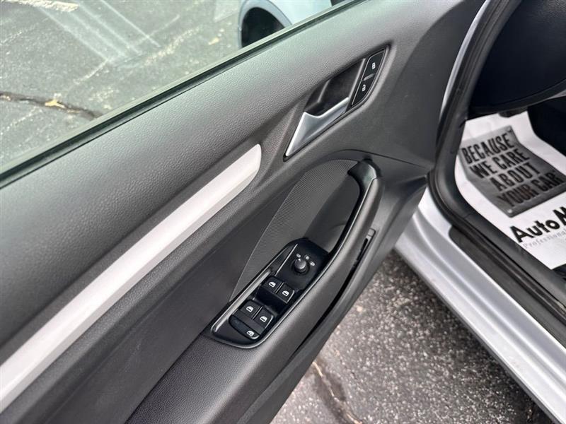 Audi A3 1.8T Premium FWD S tronic 2015