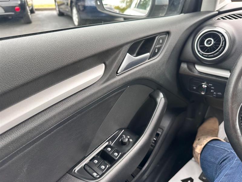 Audi A3 1.8T Premium FWD S tronic 2015