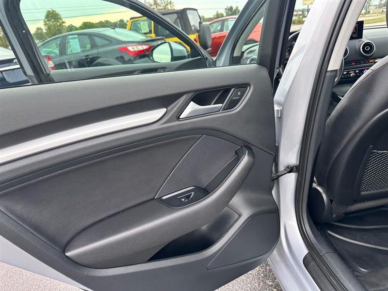 Audi A3 1.8T Premium FWD S tronic 2015