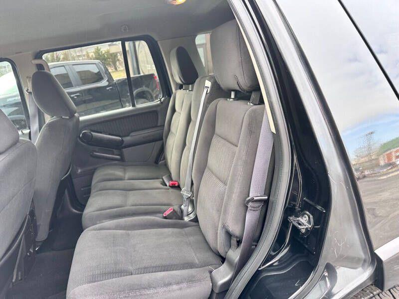 Ford Explorer XLT 4.0L 2WD 2009