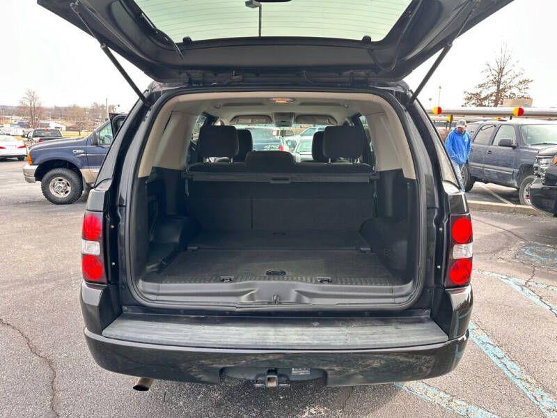 Ford Explorer XLT 4.0L 2WD 2009