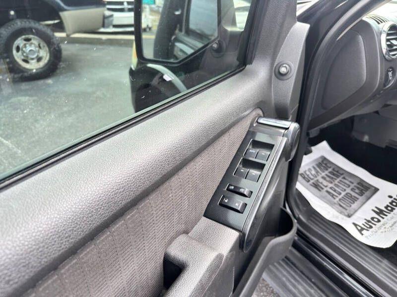 Ford Explorer XLT 4.0L 2WD 2009