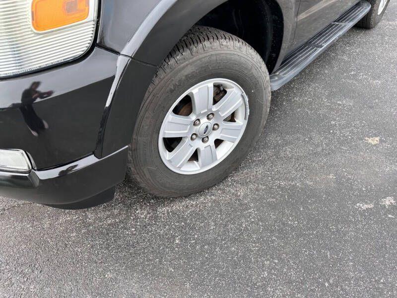 Ford Explorer XLT 4.0L 2WD 2009