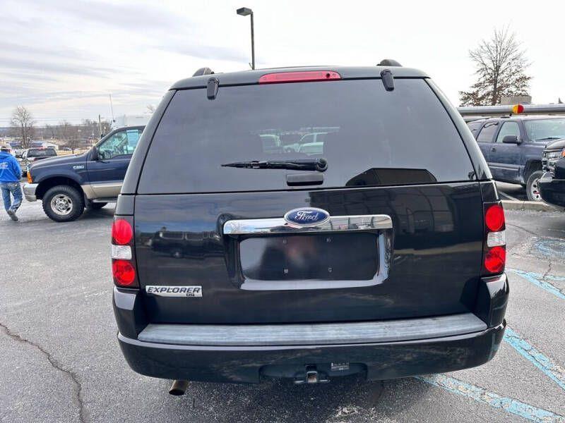 Ford Explorer XLT 4.0L 2WD 2009