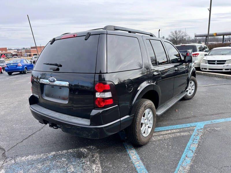 Ford Explorer XLT 4.0L 2WD 2009