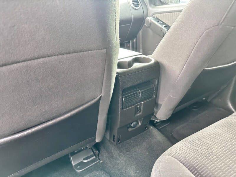 Ford Explorer XLT 4.0L 2WD 2009