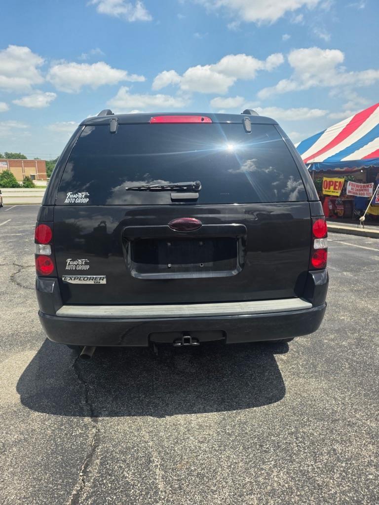 Ford Explorer XLT 4.0L 2WD 2009