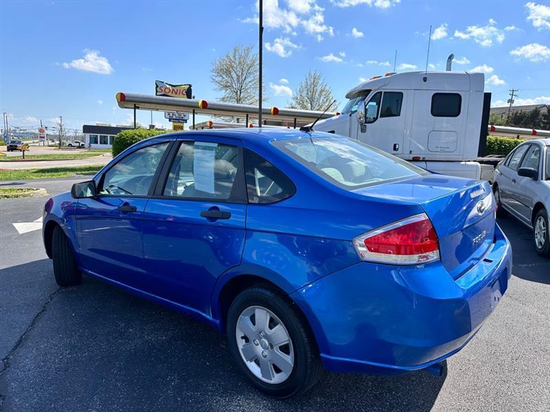 Ford Focus S Sedan 2010