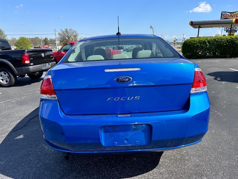 Ford Focus S Sedan 2010