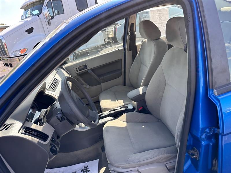 Ford Focus S Sedan 2010