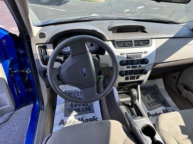 Ford Focus S Sedan 2010