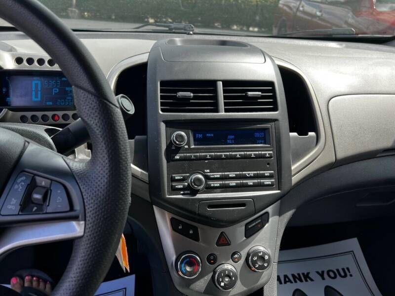 Chevrolet Sonic LS Auto Sedan 2015
