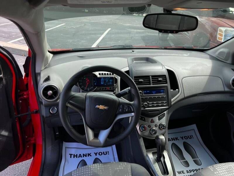 Chevrolet Sonic LS Auto Sedan 2015