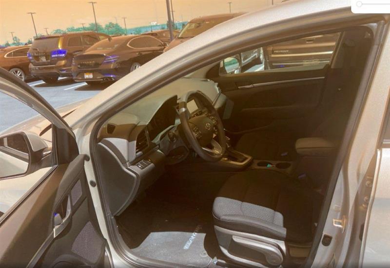 Hyundai Elantra SE 6M 2019