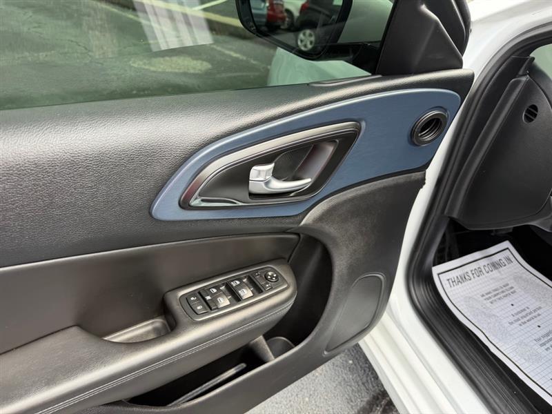 Chrysler 200 S 2016