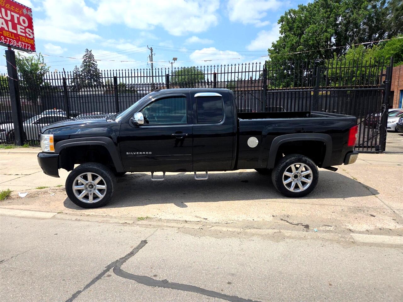 2011 Chevrolet Silverado 1500 LT Pickup 4D 6 1/2 ft