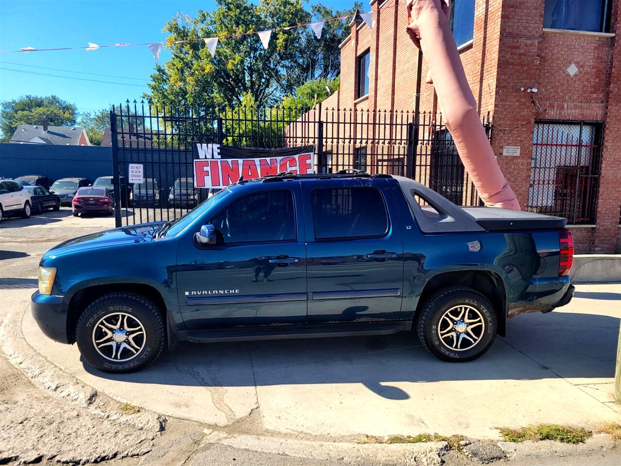 2007 Chevrolet Avalanche LT Sport Utility Pickup 4D 5 1/4 ft