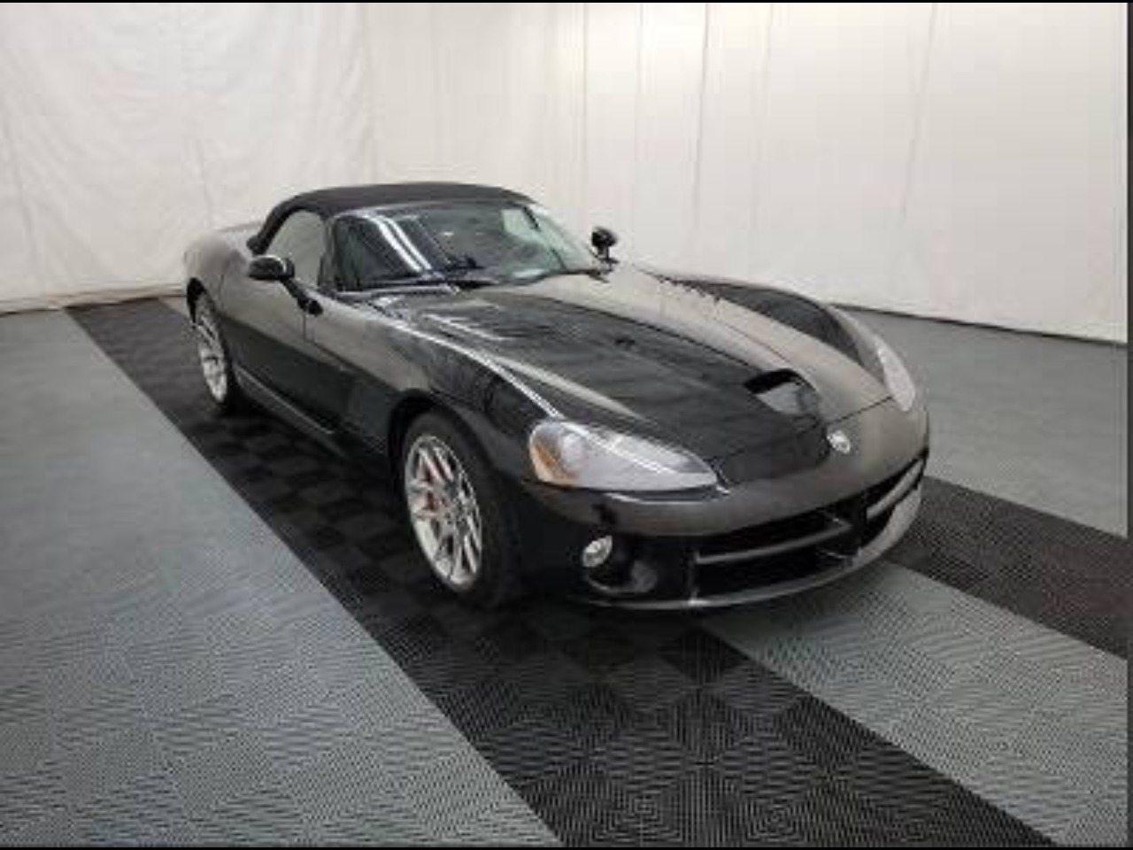 2004 Dodge Viper SRT-10