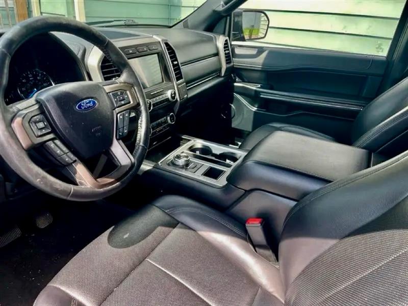 Ford Expedition XLT 2020
