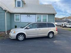 2013 Chrysler Town & Country 