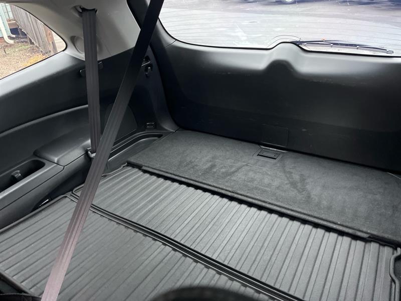 Honda Pilot Touring w/Rear Captain's Chairs 2019