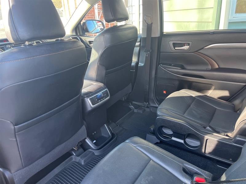 Toyota Highlander Limited FWD V6 2017