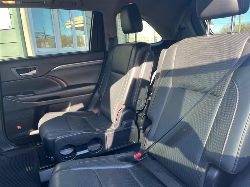 Toyota Highlander Limited FWD V6 2017