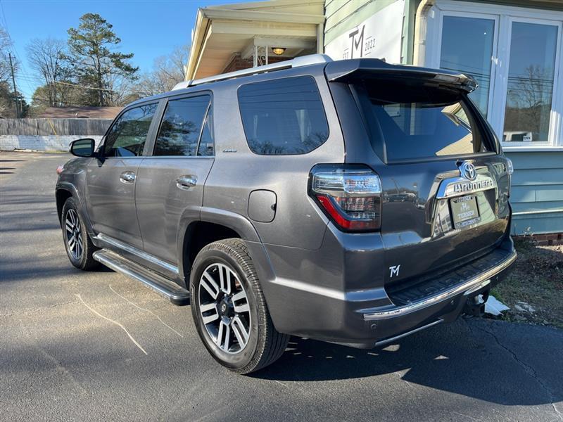 Toyota 4Runner SR5 4WD 2020