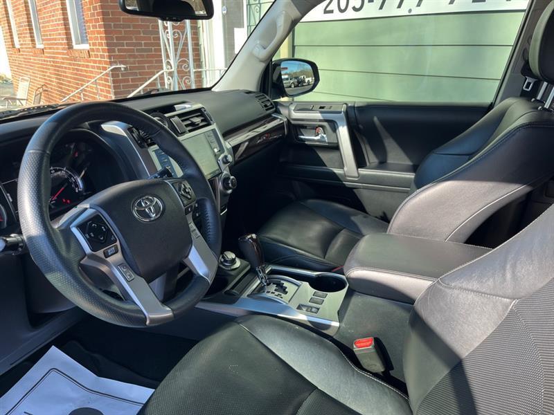 Toyota 4Runner SR5 4WD 2020