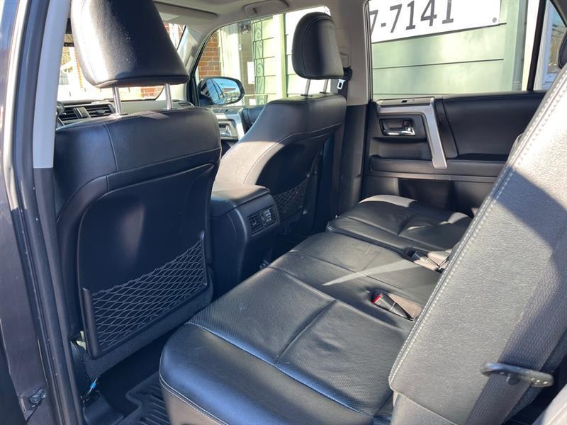 Toyota 4Runner SR5 4WD 2020