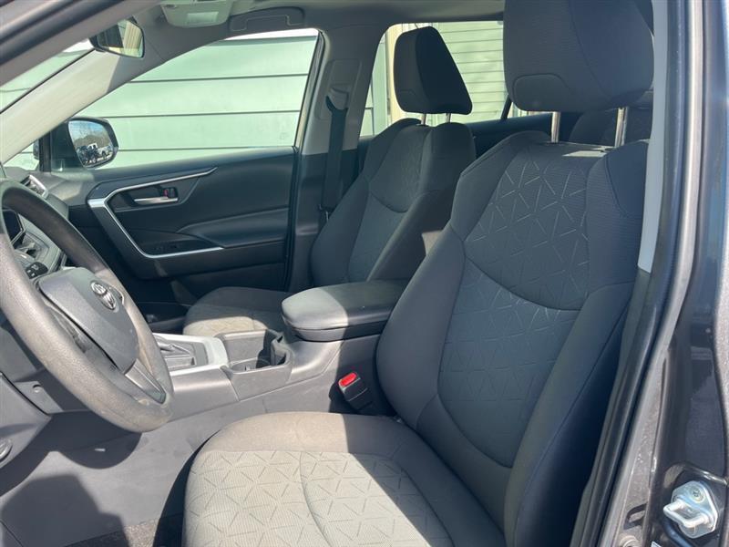 Toyota RAV4 XLE 2023