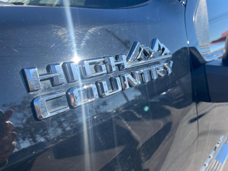 Chevrolet Silverado 2500HD High Country Crew Cab Long Box 4WD 2022