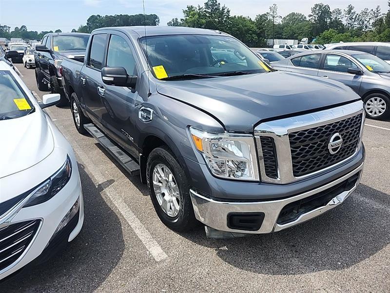 Nissan Titan  2017