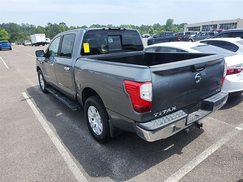 Nissan Titan  2017