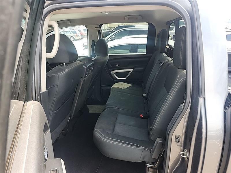 Nissan Titan  2017