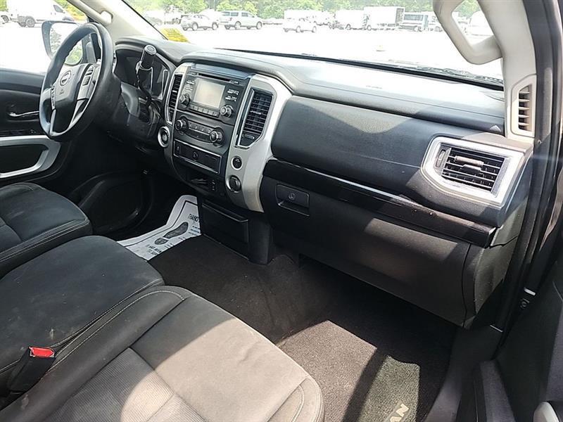Nissan Titan  2017