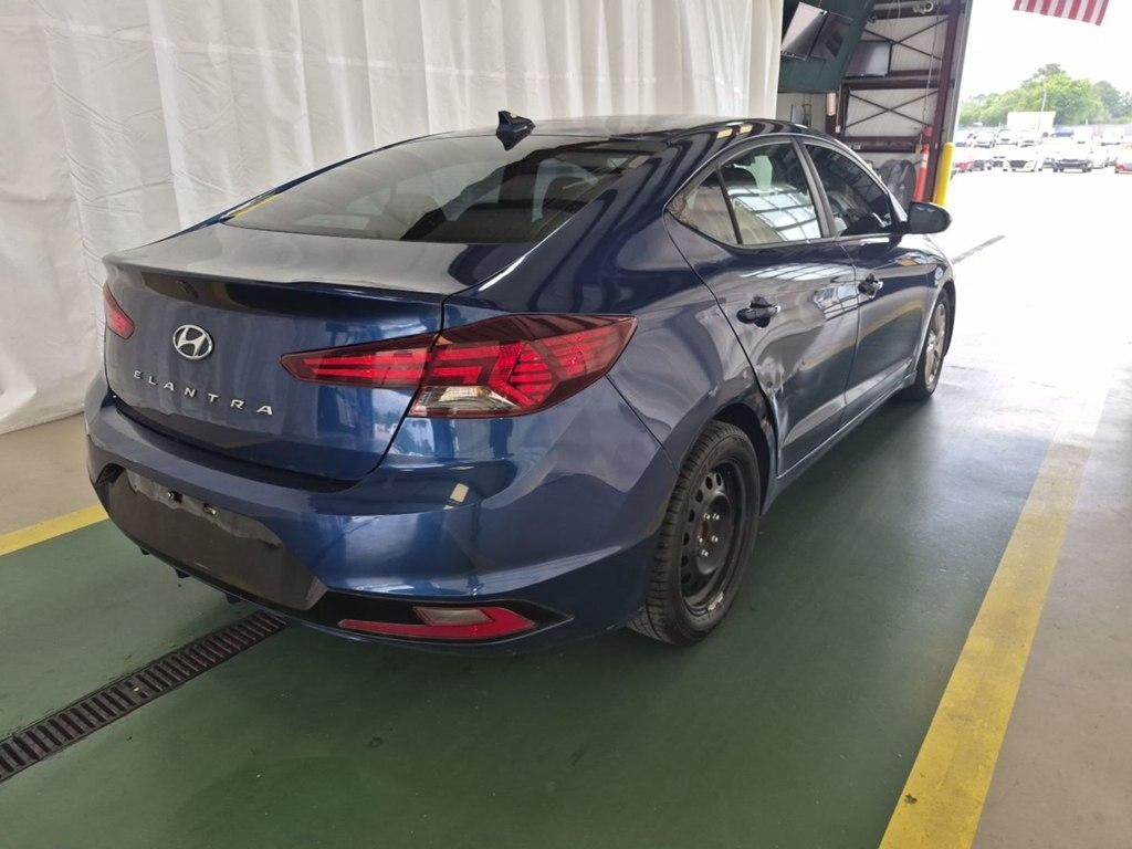 Hyundai Elantra  2019