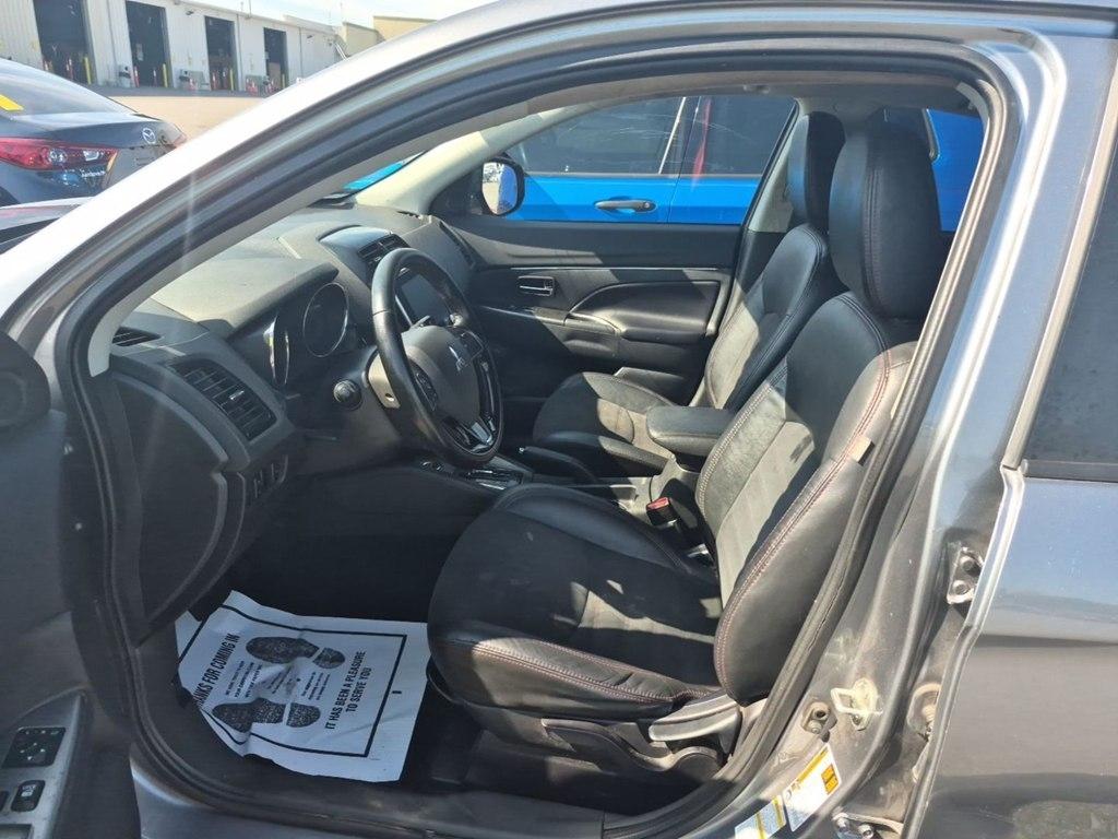Mitsubishi Outlander Sport  2023
