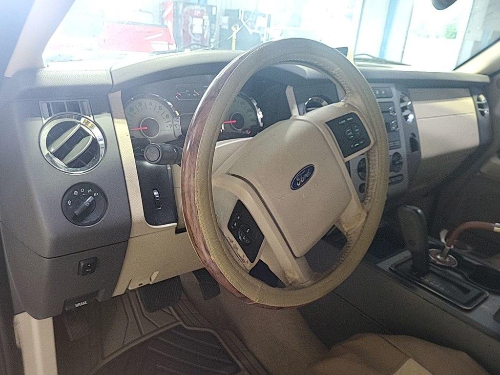 Ford Expedition  2014